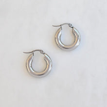 Load image into Gallery viewer, DONNA SILVER SMALL CHUNKY TWIST HOOP EARRINGS
