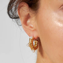 Load image into Gallery viewer, delphine. Hammered Shell Pearl Earring
